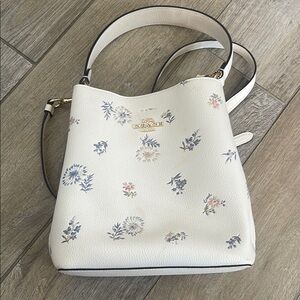 Coach White and Blue Floral Shoulder Bag with Structured Design
